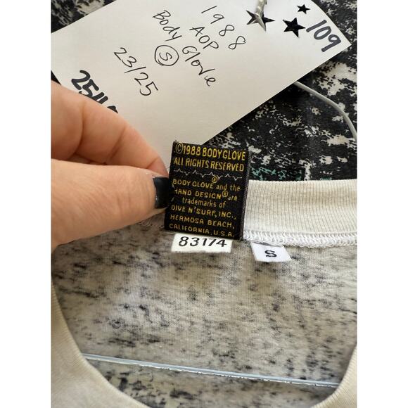 Vintage 80s Body Glove Shirt Men's Small AOP Surfing Graphic USA Single Stitch - Picture 4 of 7